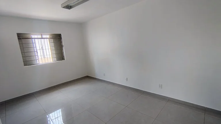 Imagem Casa Comercial para Locação em Sorocaba-SP, Jardim Paulistano: 2 Quartos, 2 Salas, 3 Banheiros, 2 Vagas de Garagem, 150m².