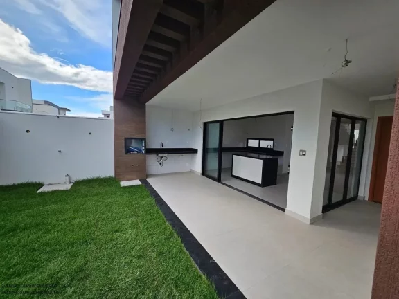 Imagem Casa de luxo em condomínio à venda em Catu de Abrantes, Camaçari-BA: 4 quartos, 4 suítes, 3 salas e 156m². Chegou a sua vez!