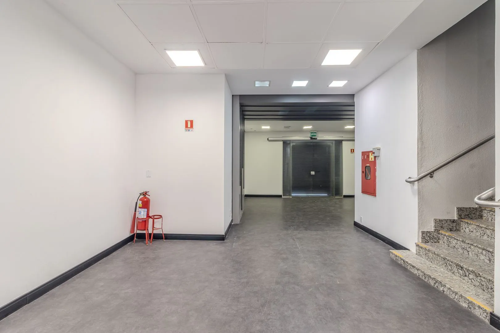 Imagem PRÉDIO COMERCIAL - COMPOSTO DE TÉRREO + 3 PAVIMENTOS
