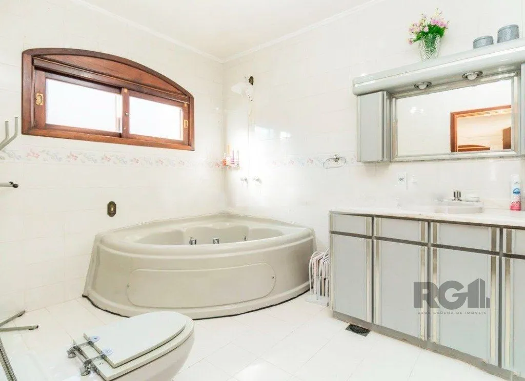 Imagem Casa de 266m² - 5 dormitórios, 5 vagas no bairro São João