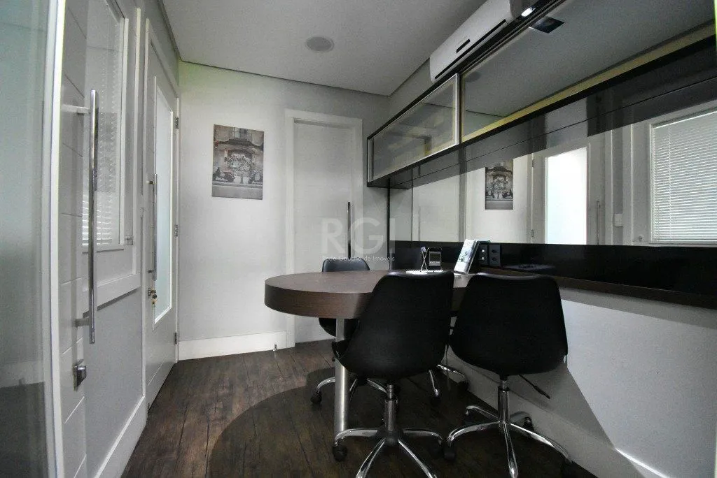 Imagem Conjunto/Sala para Venda - 26.08m², 0 dormitórios, 1 vaga - Menino Deus