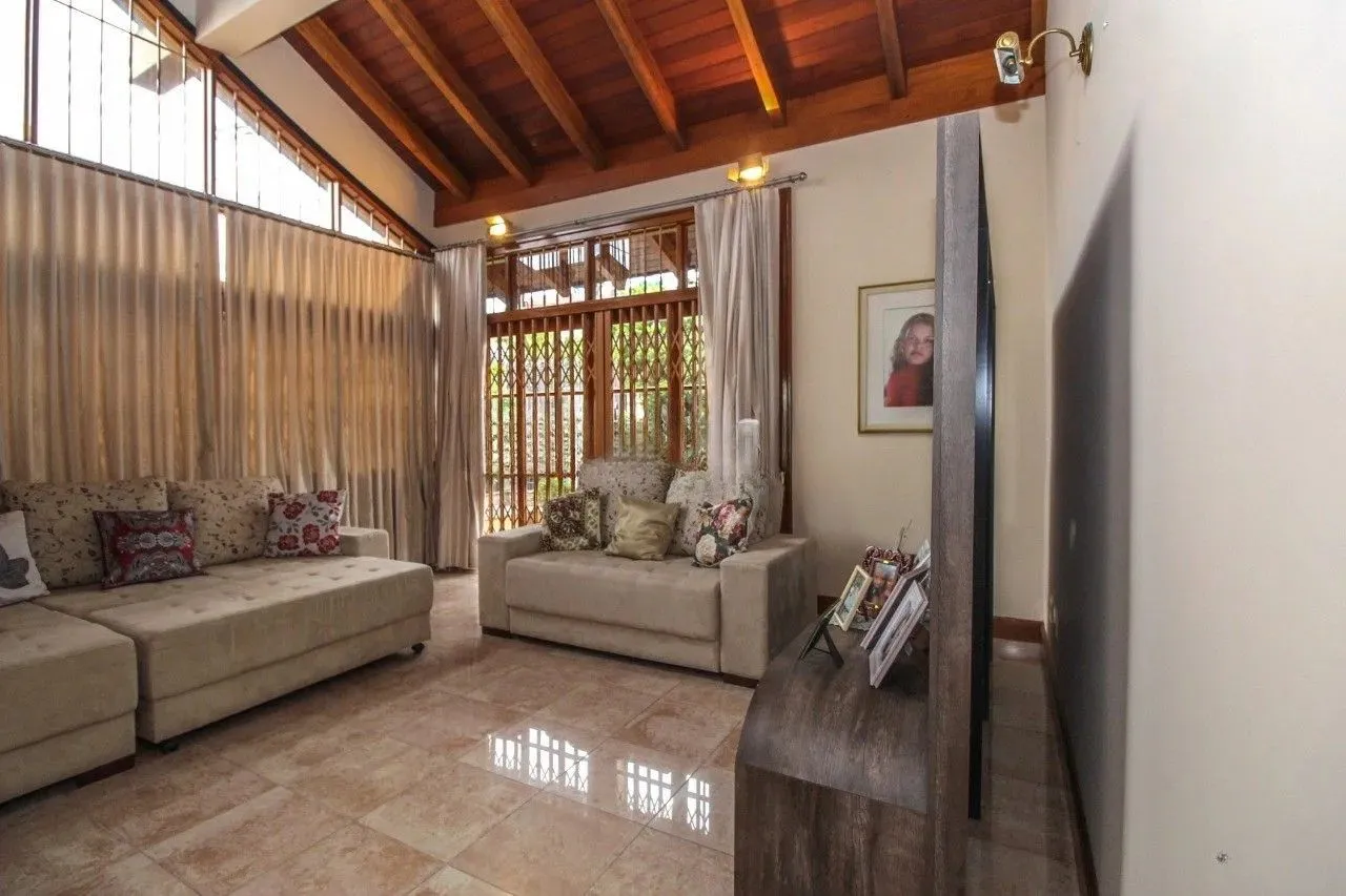 Imagem Casa 612m² - 3 suíte, 8 vagas no bairro Medianeira
