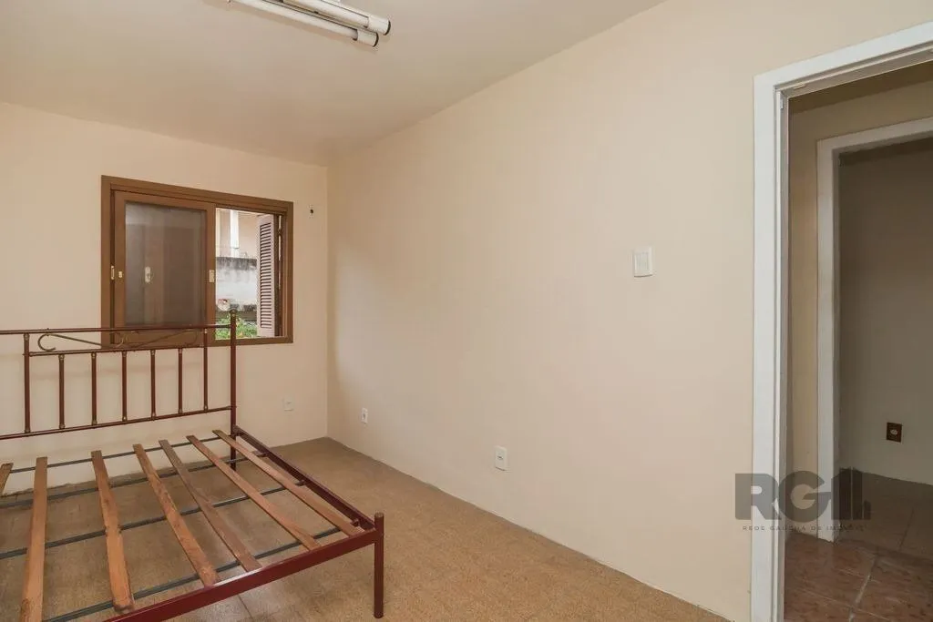 Imagem Excelente casa de 389,53m² com 8 dormitórios e 3 vagas.