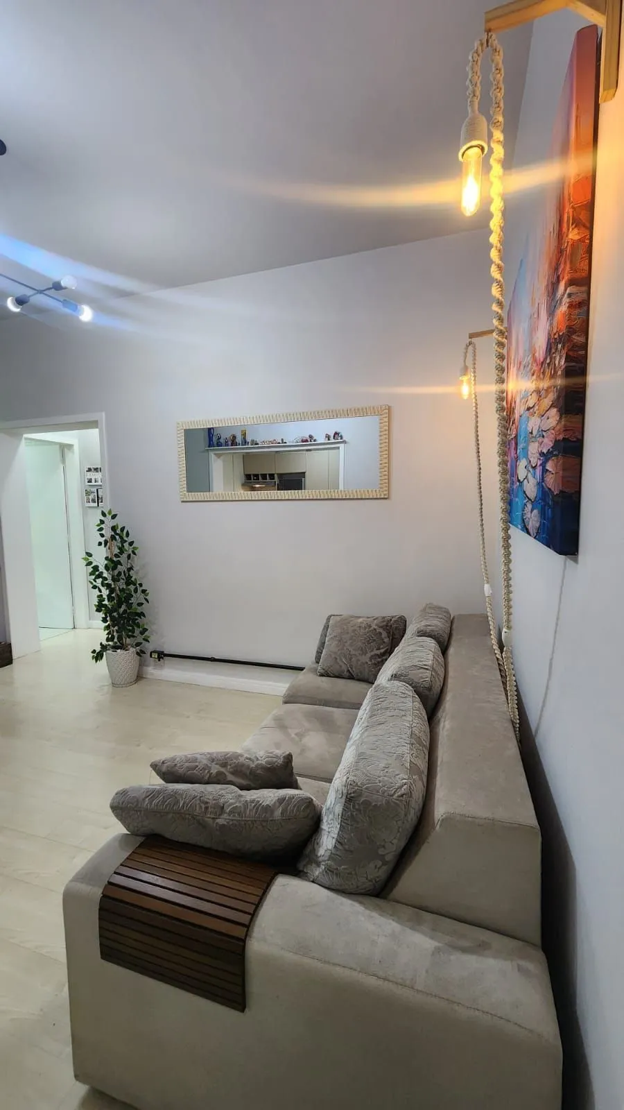 Imagem Apartamento com 02 Quartos e 01 Banheiro no Bairro Petrópolis em Porto Alegre