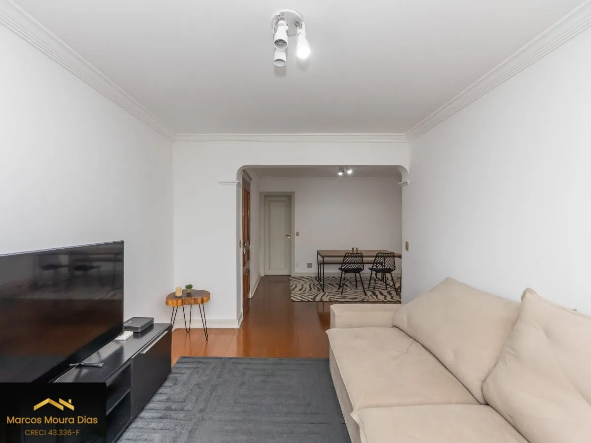 Imagem Apartamento na Pompéia, com 3 dormitórios, 1 suíte, e 2 vagas e dependência de serviço completa. Edifício com Portaria 24 hs, Gerador e Lazer