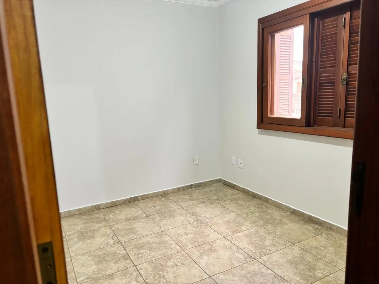 Imagem SOBRADO CONDOMINIO FECHADO - HARMONIA - CANOAS / RS