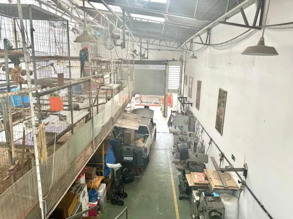 Imagem Galpão com Potencial para "Sale-Leaseback" com 370m2 à venda na Vila Anastácio