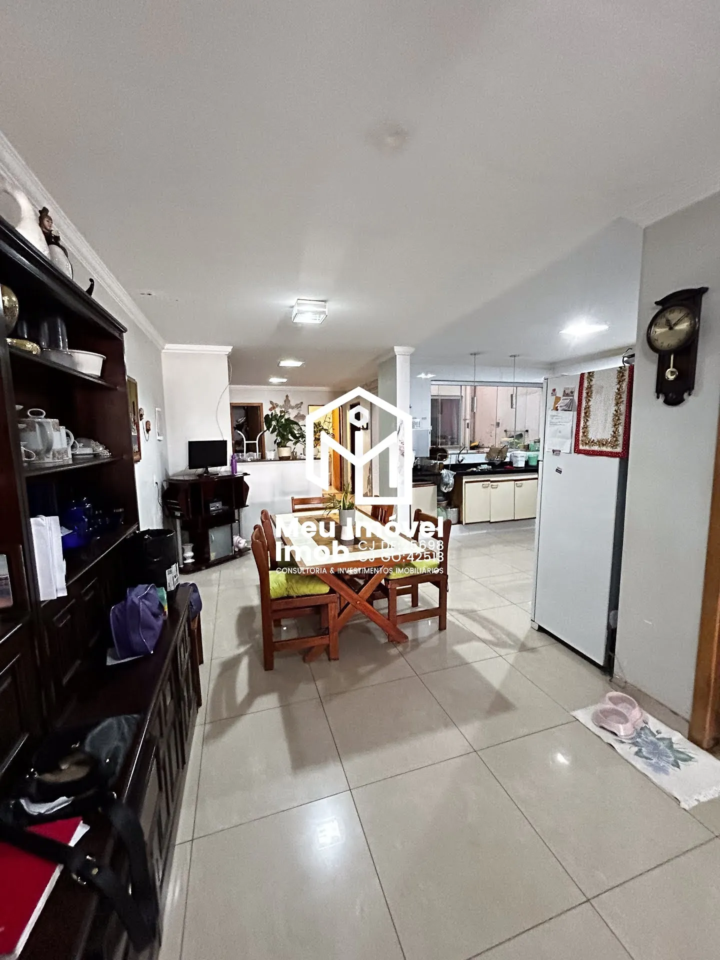 Imagem Casa 4 Quartos 1 Suíte 2 Vagas 200m² Elevador Lazer
