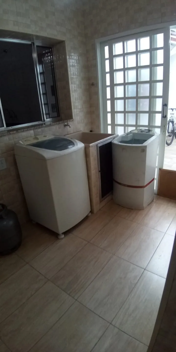 Imagem Casa à venda 2 Quartos, 1 Vaga, 175.5M², Campinho, Guaratinguetá - SP