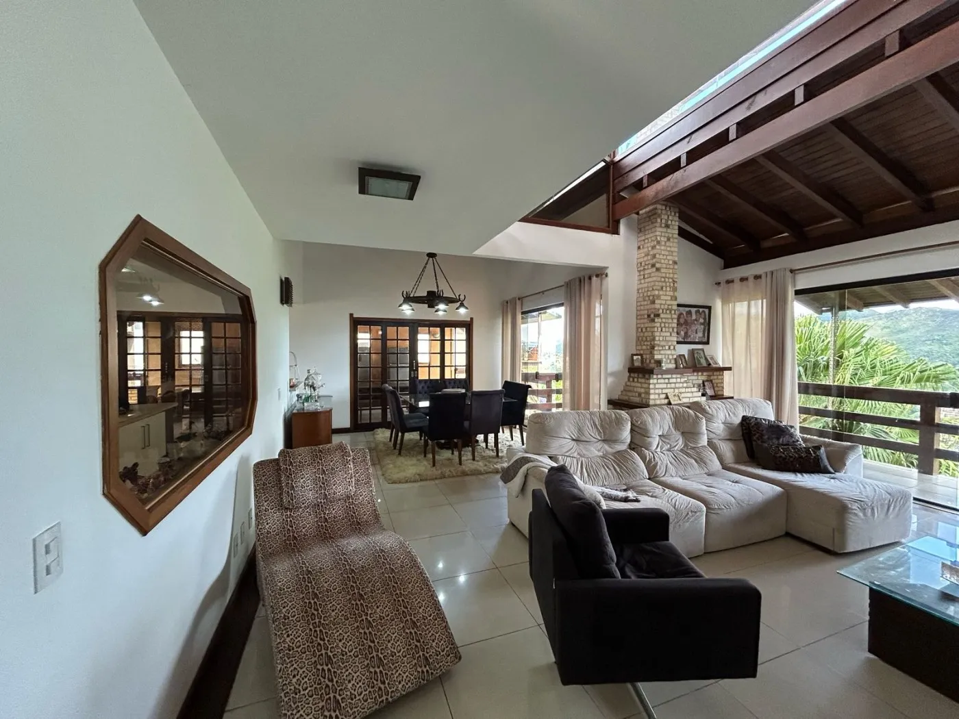 Imagem Casa em Condomínio para Venda em Petrópolis / RJ no bairro Nogueira