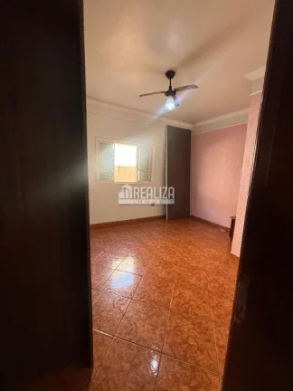 Imagem Casa para Alugar em Parque das Américas, Uberaba