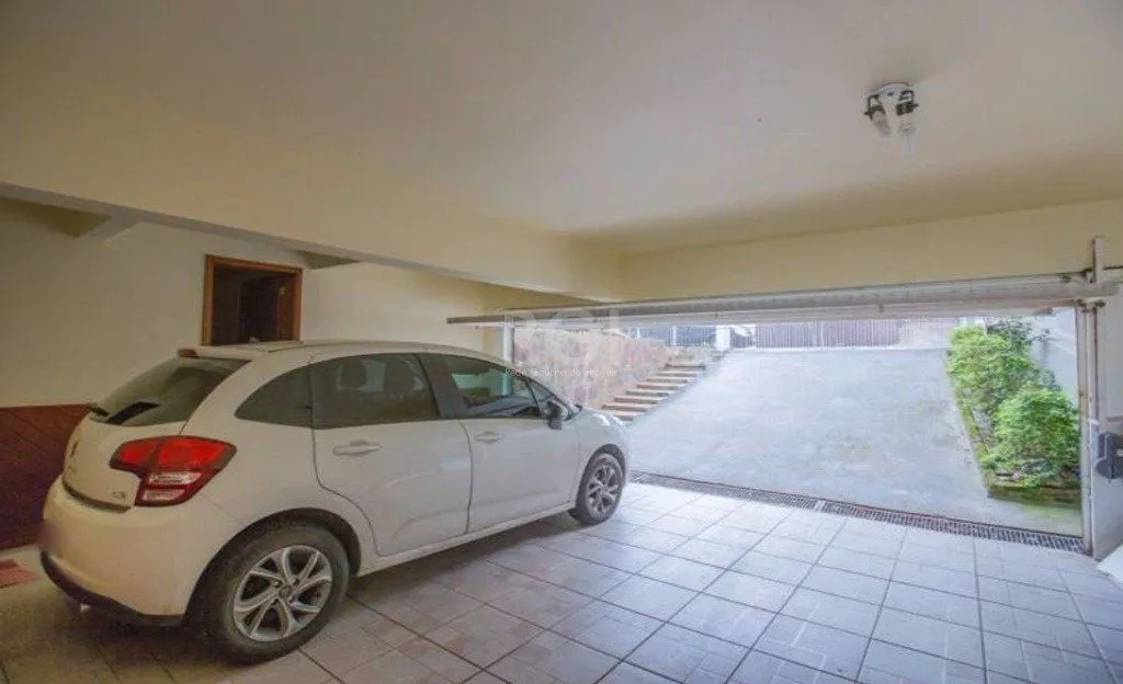 Imagem Casa para Venda - 309m², 3 dormitórios, sendo 1 suites, 3 vagas - Medianeira