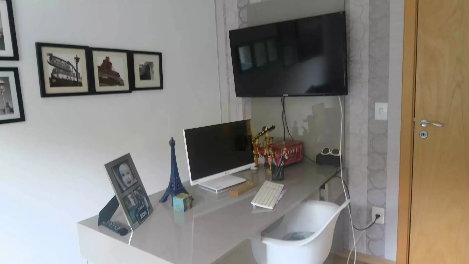 Imagem Apartamento com 3 dormitórios, suíte e churrasqueira.