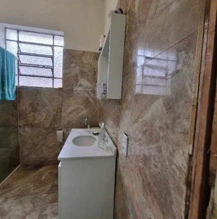 Imagem Casa de 4 dormitórios, 2 banheiros para venda pronta para morar no bairro Partenon em Porto Alegre/RS.