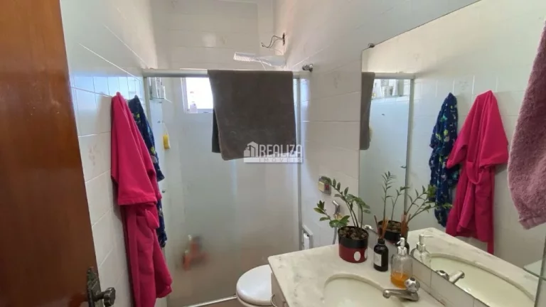 Imagem Apartamento com 3 dormitórios e suíte no Condomínio Edifício Fabiana, em Uberaba - Imperdível!