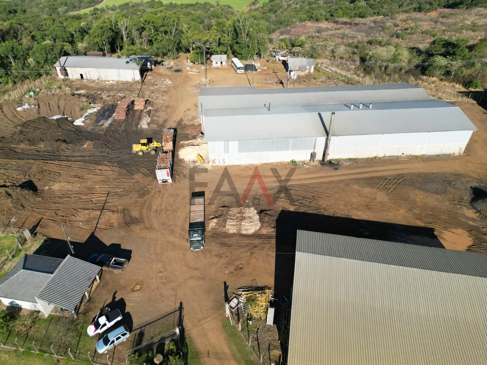 Imagem Terreno de 21.000m e 3.000,00m de área construída com ótima localização à venda na Palmeirinha, PR