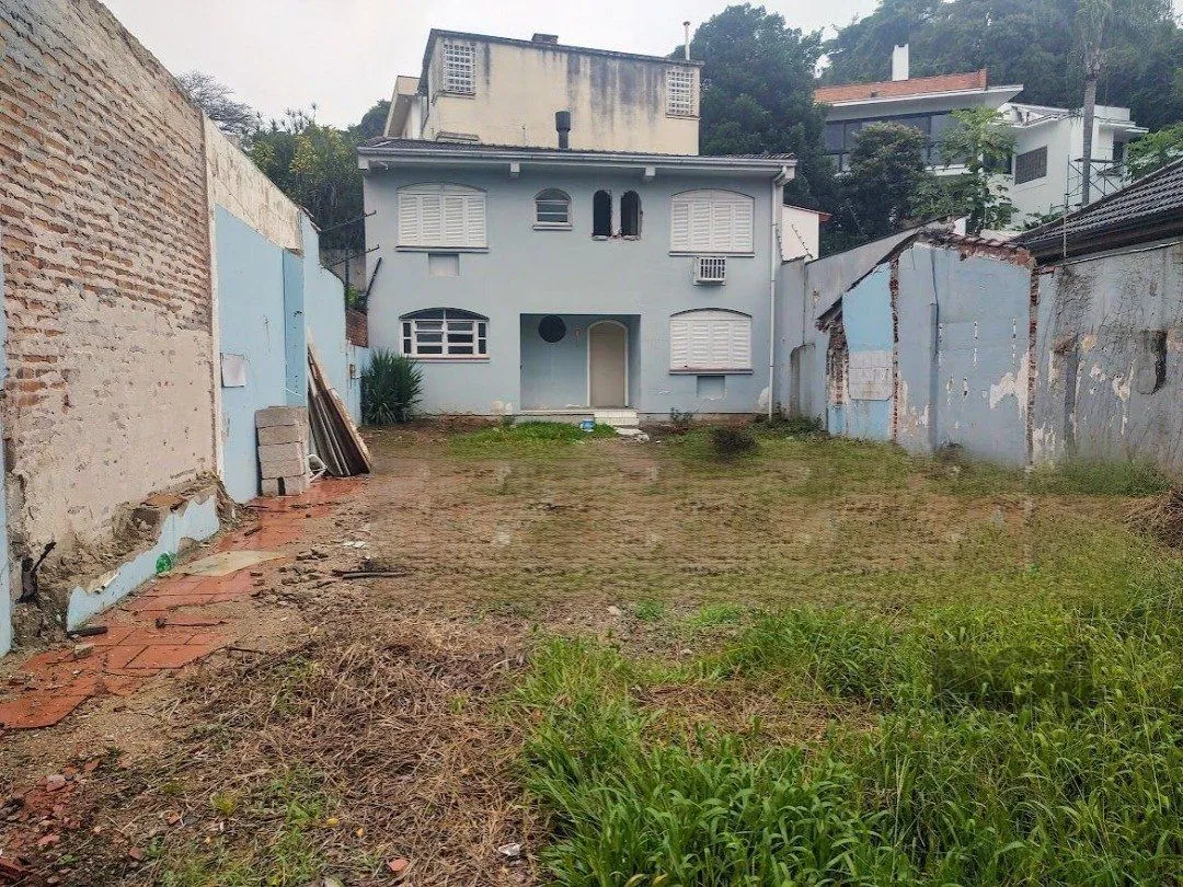 Imagem Casa para Venda - 300m², 4 dormitórios, 4 vagas - Menino Deus