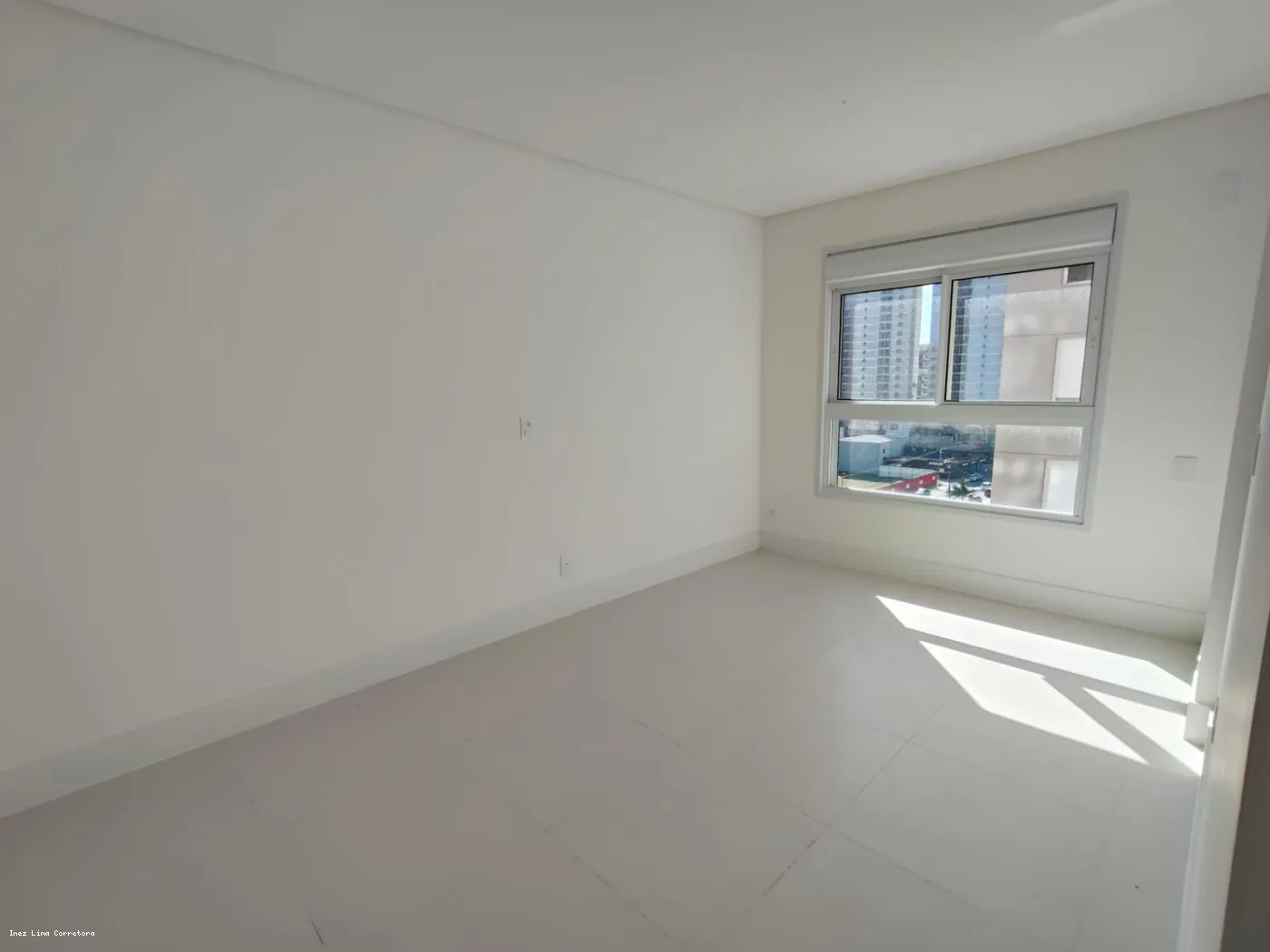 Imagem Apartamento Frente Mar para Venda em Balneário Piçarras, ITACOLOMI, 4 dormitórios, 1 suíte, 3 banheiros, 2 vagas