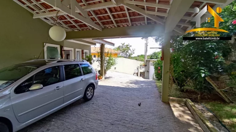 Imagem Casa a venda e locação no condomínio Chácara das Paineiras II na Granja Viana - Batelli Imóveis
