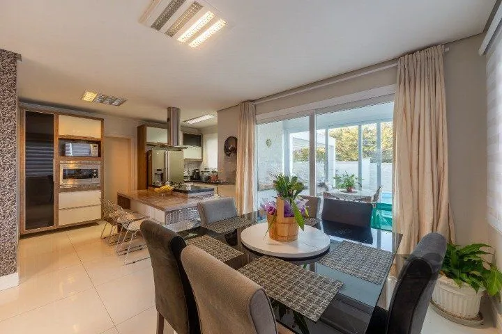 Imagem Casa de Condomínio em Hípica