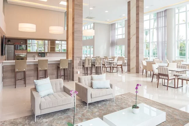Imagem Belíssimo apartamento com 3 suítes bem decoradas na Praia Brava