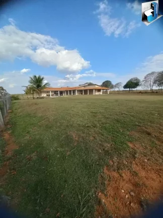 Imagem Vendo Chácara - O Refúgio dos Seus Sonhos em Quadra/SP!