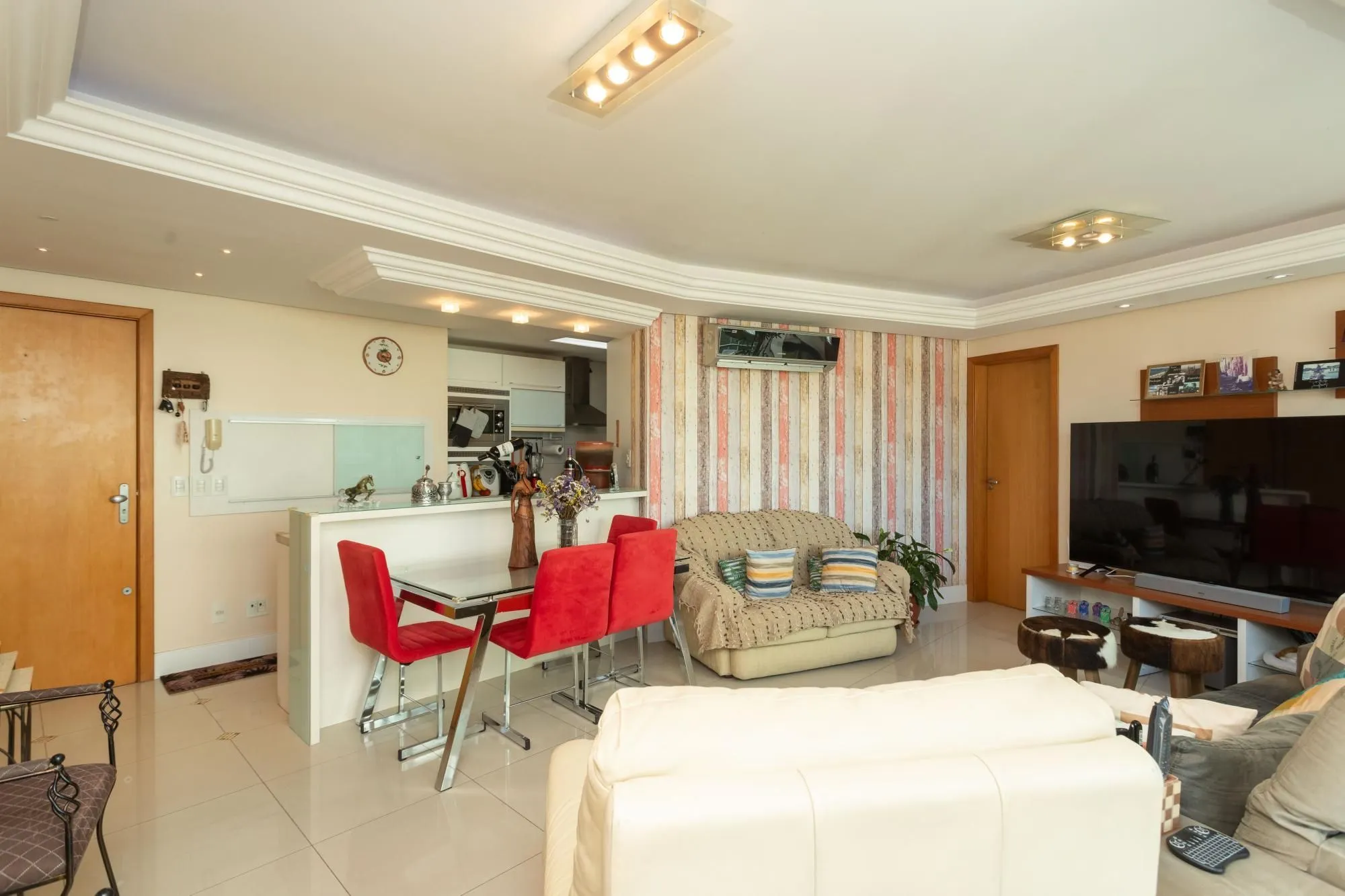Imagem Apartamento com Suíte, 2 Vagas e Lazer de Clube
