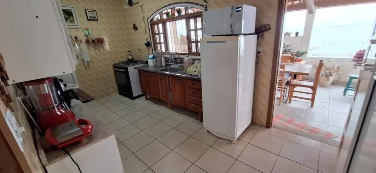 Imagem CASA TÉRREA EM 2 LOTES MAIS EDICULA