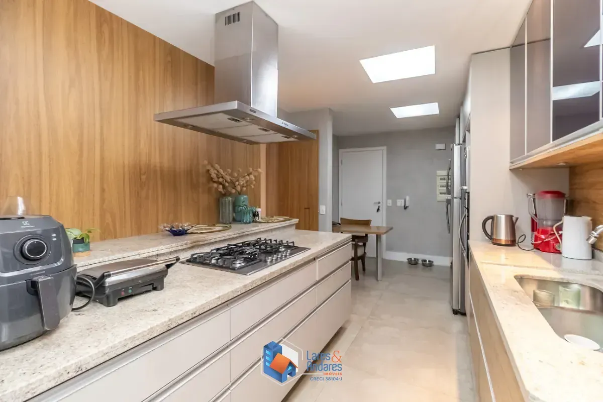 Imagem Apartamento para venda em Campo Belo com 3 quartos, sendo 3 suítes, 200m²
