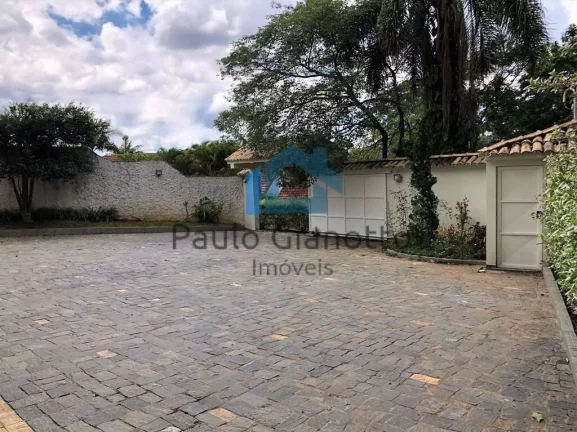 Imagem Casa à venda com ótima localização na Granja Viana