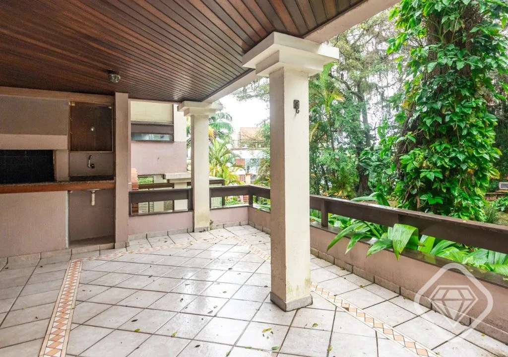 Imagem Apartamento térreo amplo, com pátio exclusivo e sacadão com churrasqueira em Ipanema, próximo à...