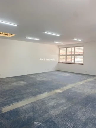Imagem Prédio Comercial Inteiro para Locação em Pinheiros, São Paulo-SP: 15 vagas de garagem, 790m² de área.