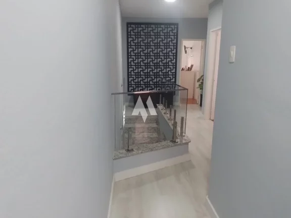 Imagem Sobrado Residencial à venda com 4 dormitórios e piscina na Ponta da Praia em Santos/SP