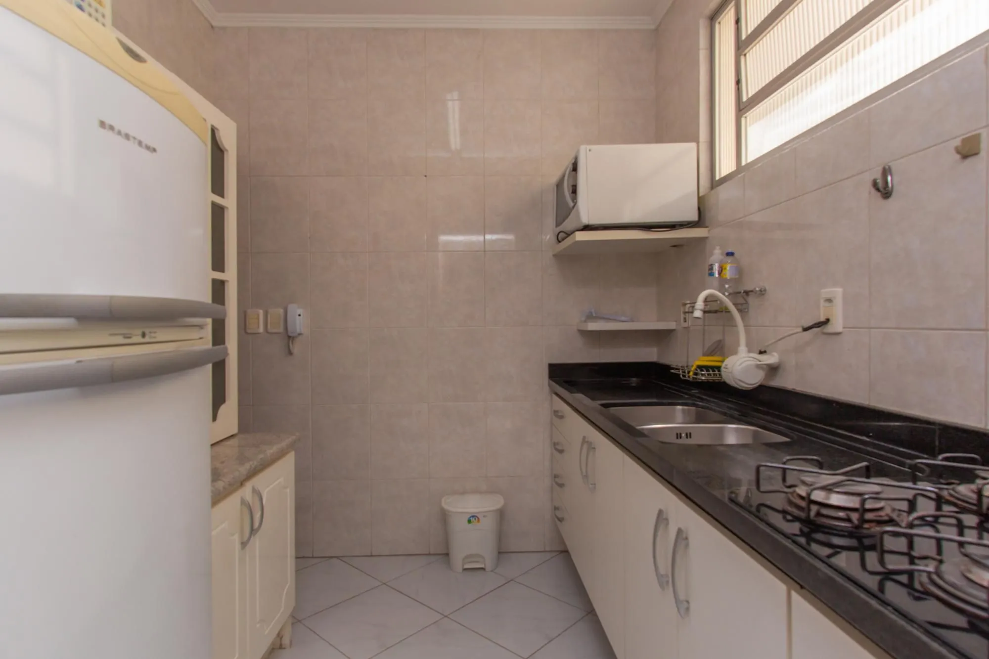 Imagem Apartamento 02 dormitórios próximo ao hospital Moinhos