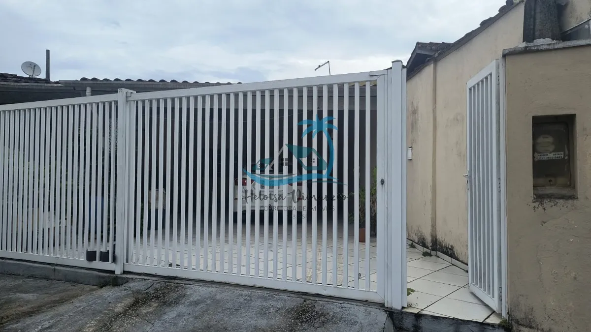 Imagem Excelente imóvel para investidor no Perequê-açu a apenas 250m do mar: 02 casas térreas, entrada por ruas separadas