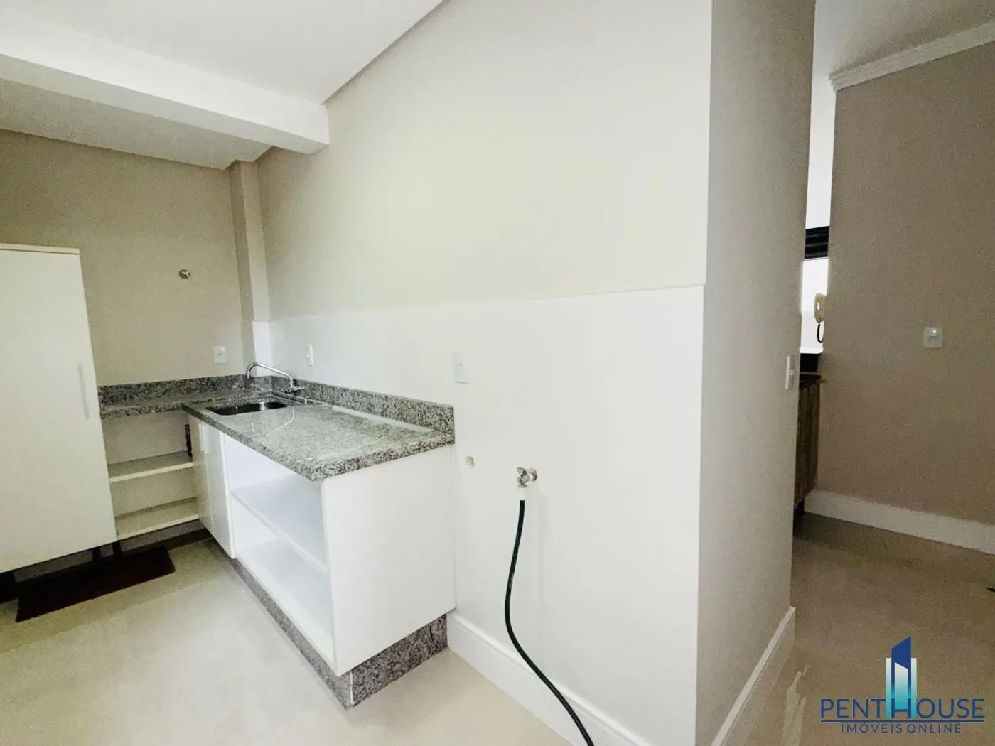 Imagem Apartamento Zona Central para Venda em Balneário Camboriú, BARRA SUL, 3 dormitórios, 1 suíte, 3 banheiros, 2 vagas