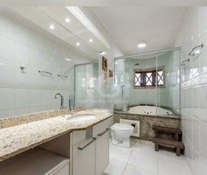 Imagem Casa para Venda - 225.43m², 3 dormitórios, sendo 1 suites, 2 vagas - Guarujá