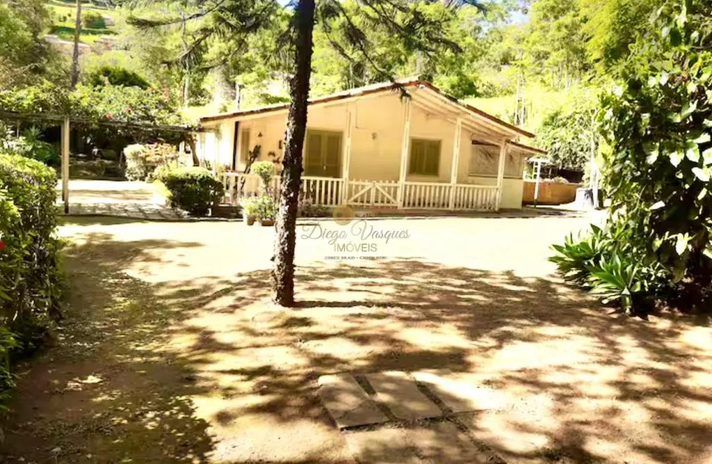 Sítio para Venda em Petrópolis / RJ em Rua Neuza Goulart Brizola