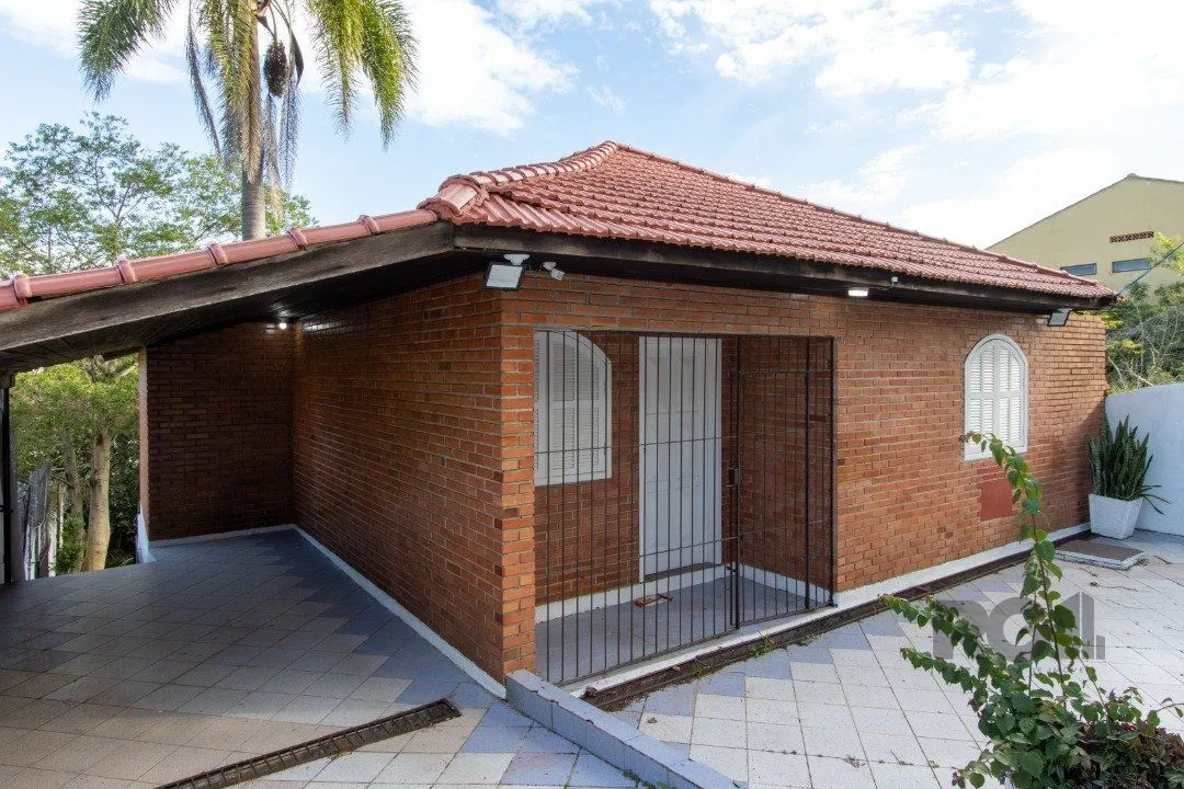 Imagem Casa para Venda - 200m², 3 dormitórios, 2 vagas - Cavalhada