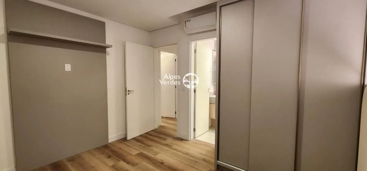 Imagem Vende-se apartamento semi-mobiliado em Gramado a 10 minutos da Rua Coberta