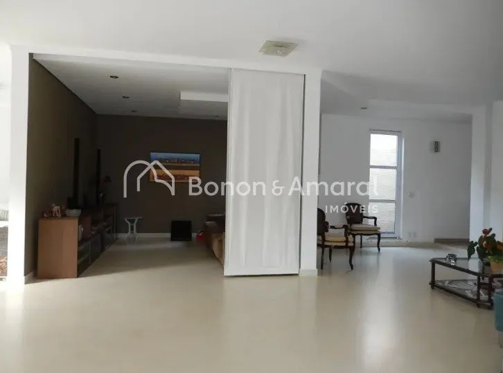 Imagem "Casa Elegante e Aconchegante em Condomínio com Lazer Completo"