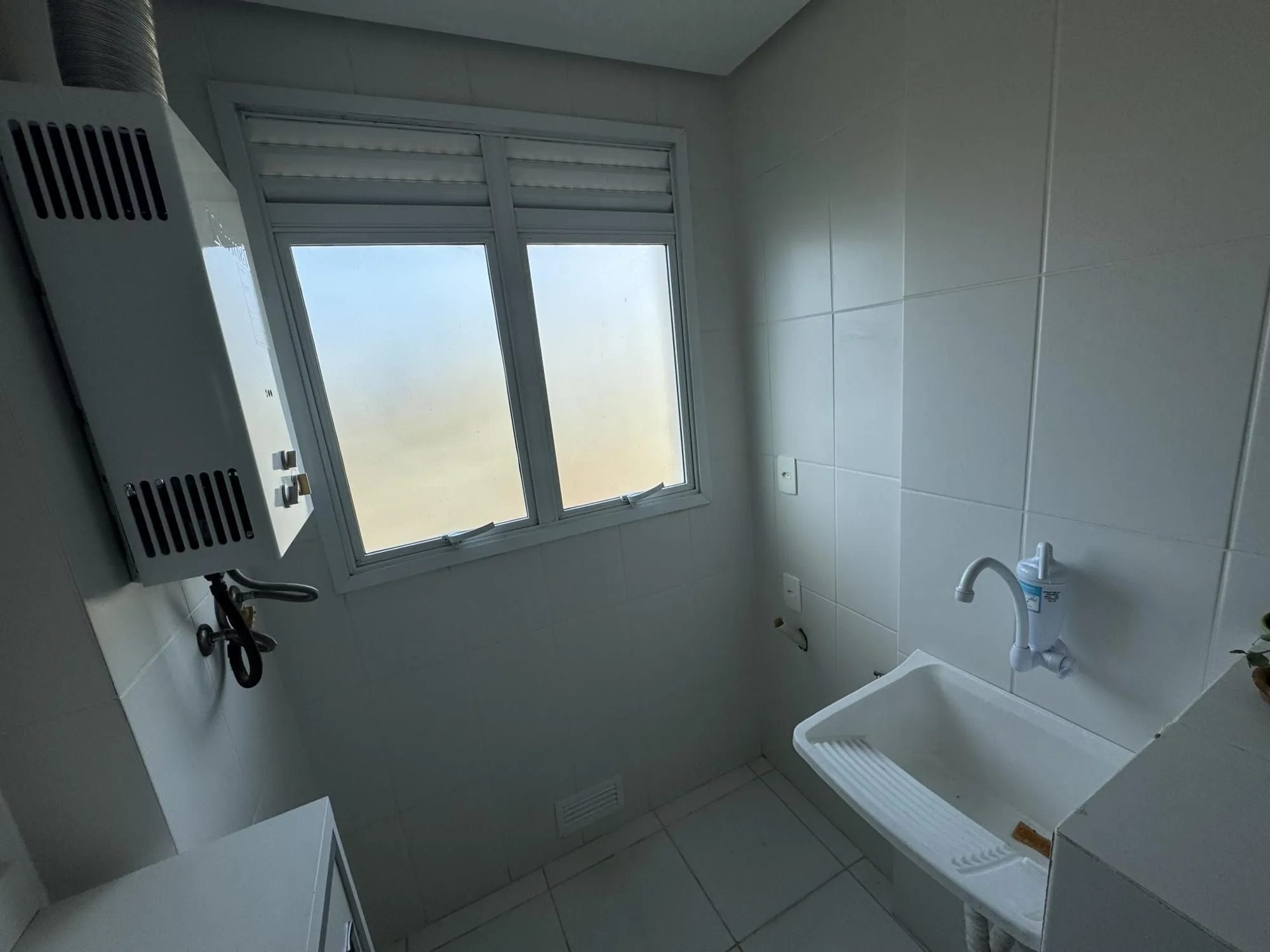 Imagem Apartamento em andar alto, posição solar norte/nascente, com excelente iluminação e ventilação natural.