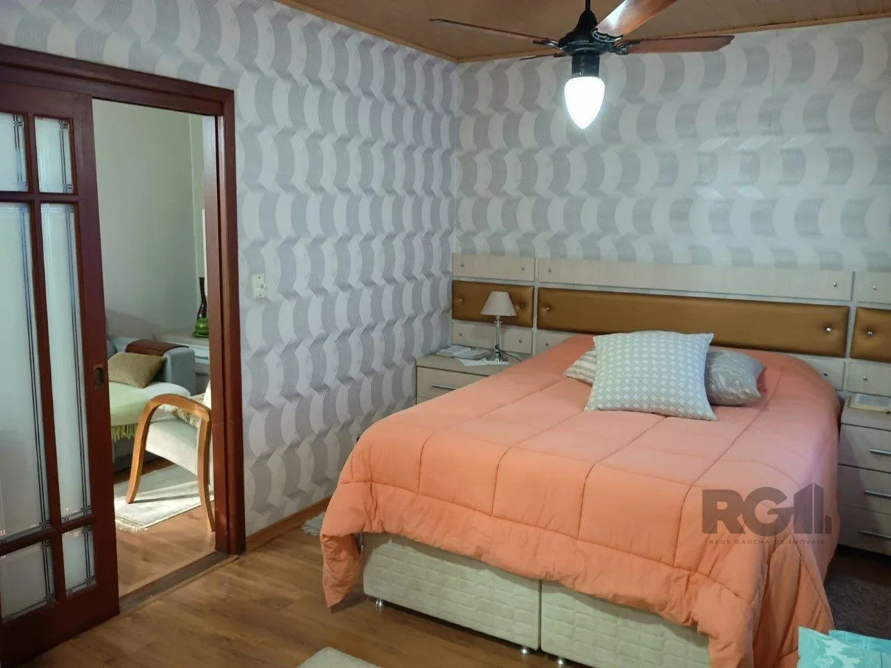 Imagem Casa 2 dormitórios, vagas de garagem, Bairro Parque da Matriz