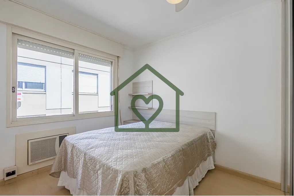 Imagem Apartamento no bairro São João, em Porto Alegre, localizado na Rua Honório Silveira Dias, próxim...