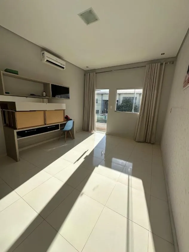 Imagem VENDE-SE EXCELENTE CASA EM ARAÚJOS/MG ( R$ 1.200.000,00 )