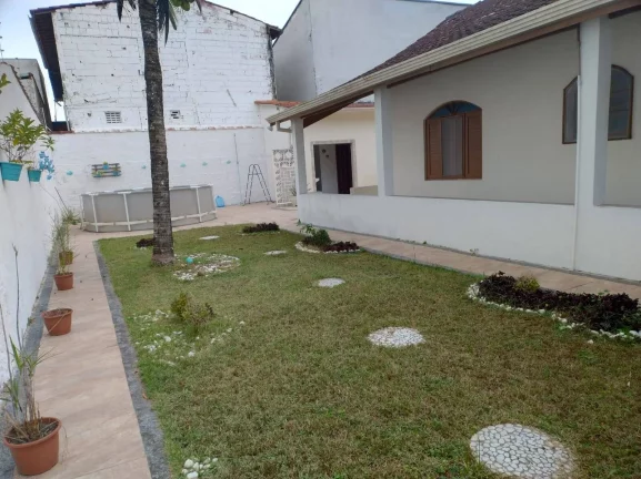 Imagem CASA TÉRREA EM 2 LOTES MAIS EDICULA