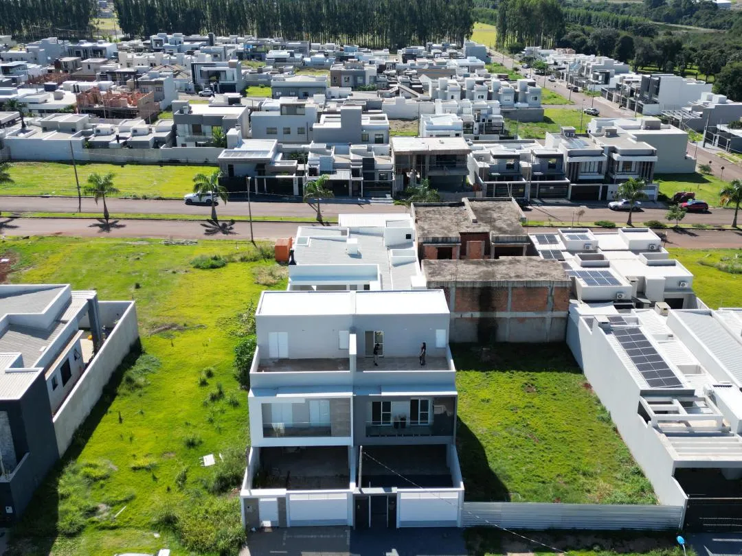 Imagem Sobrado de 248m² com Piscina em Cascavel - Recanto Tropical III - Venda