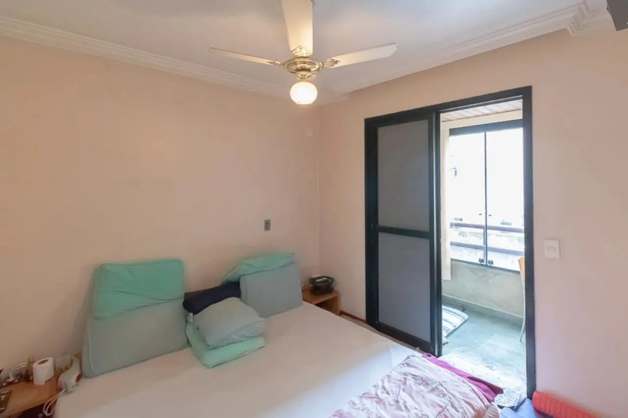 Imagem Apartamento com 4 dormitórios, 99 m² e 2 vagas em localização privilegiada.