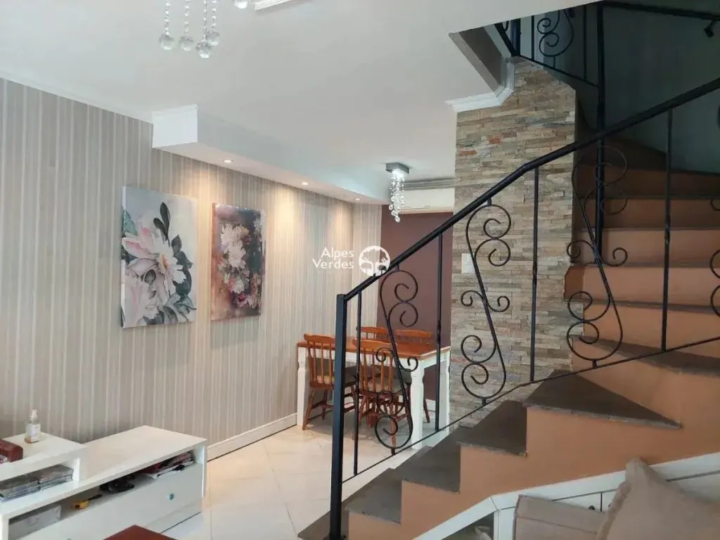 Imagem Vende-se Casa geminada em Canela, Centro, com 2 quartos.