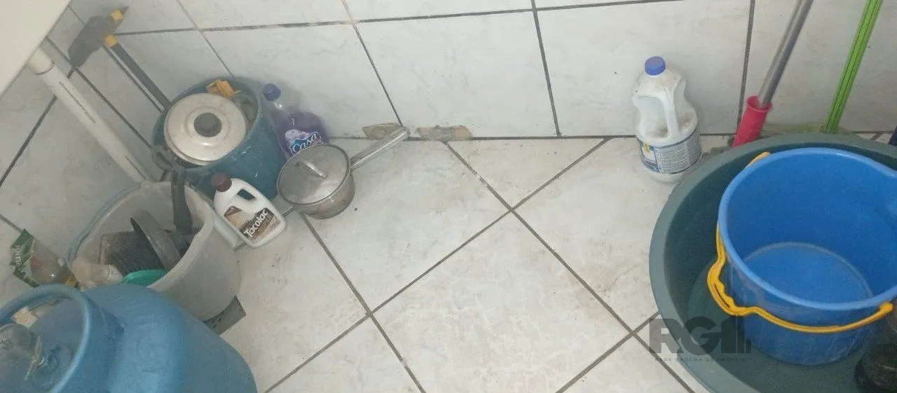 Imagem Apartamento 2 dormitórios , terreno elevado, lateral, bairro cidade baixa- Porto